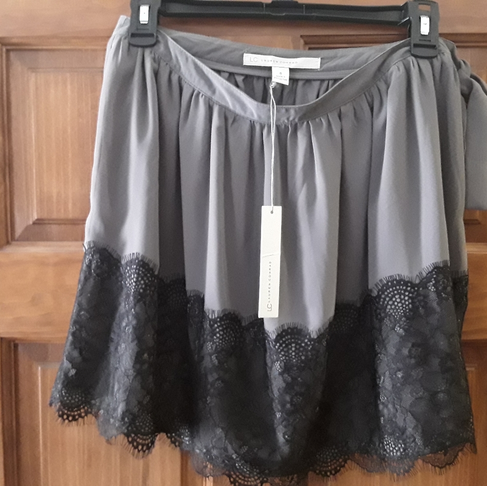 LC lauren Conrad lace trimmed skirt NWT - Picture 2 of 4